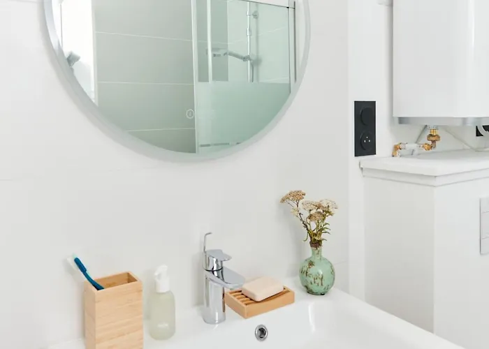 Lumineux - 2 Min De Lille Apartment